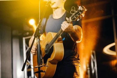 Acoustic Player (1)