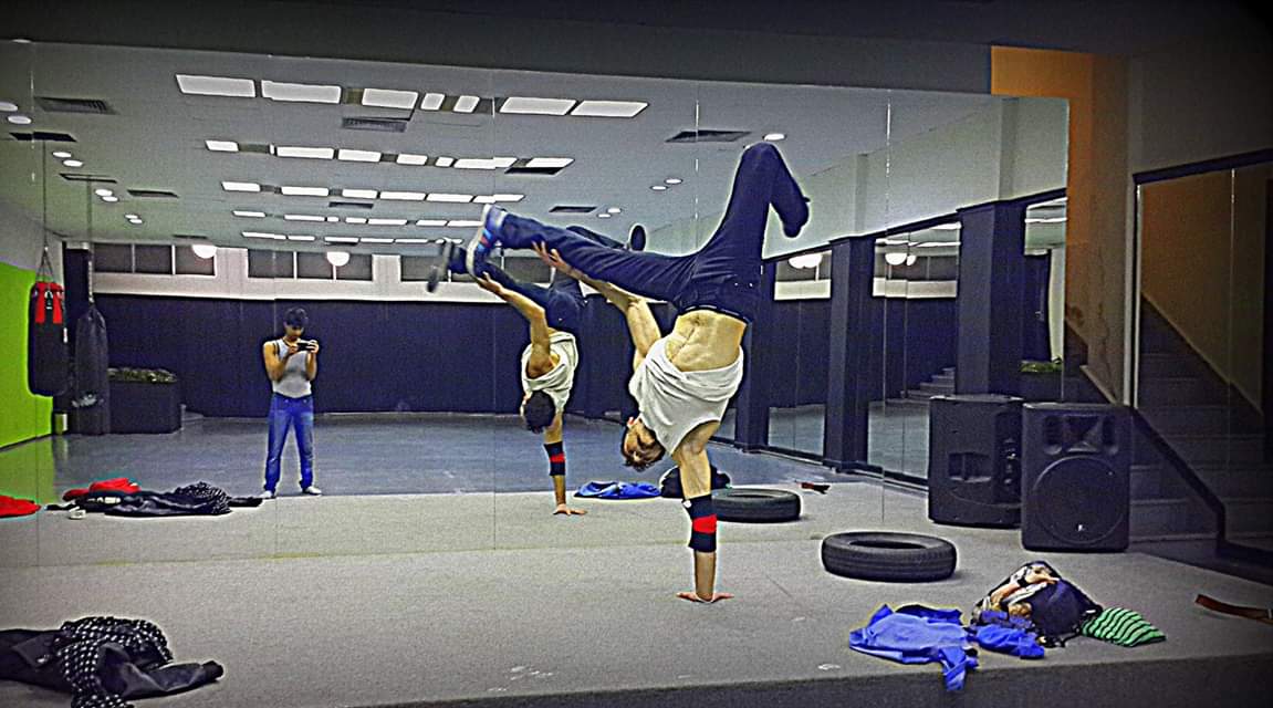 Break Dancers (1)