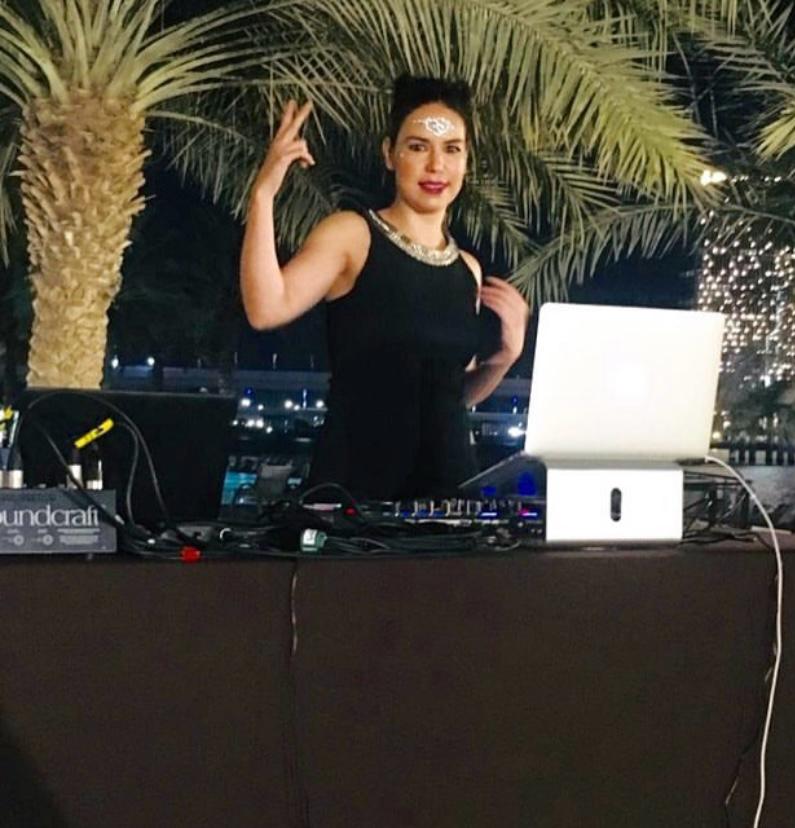 DJ (1)