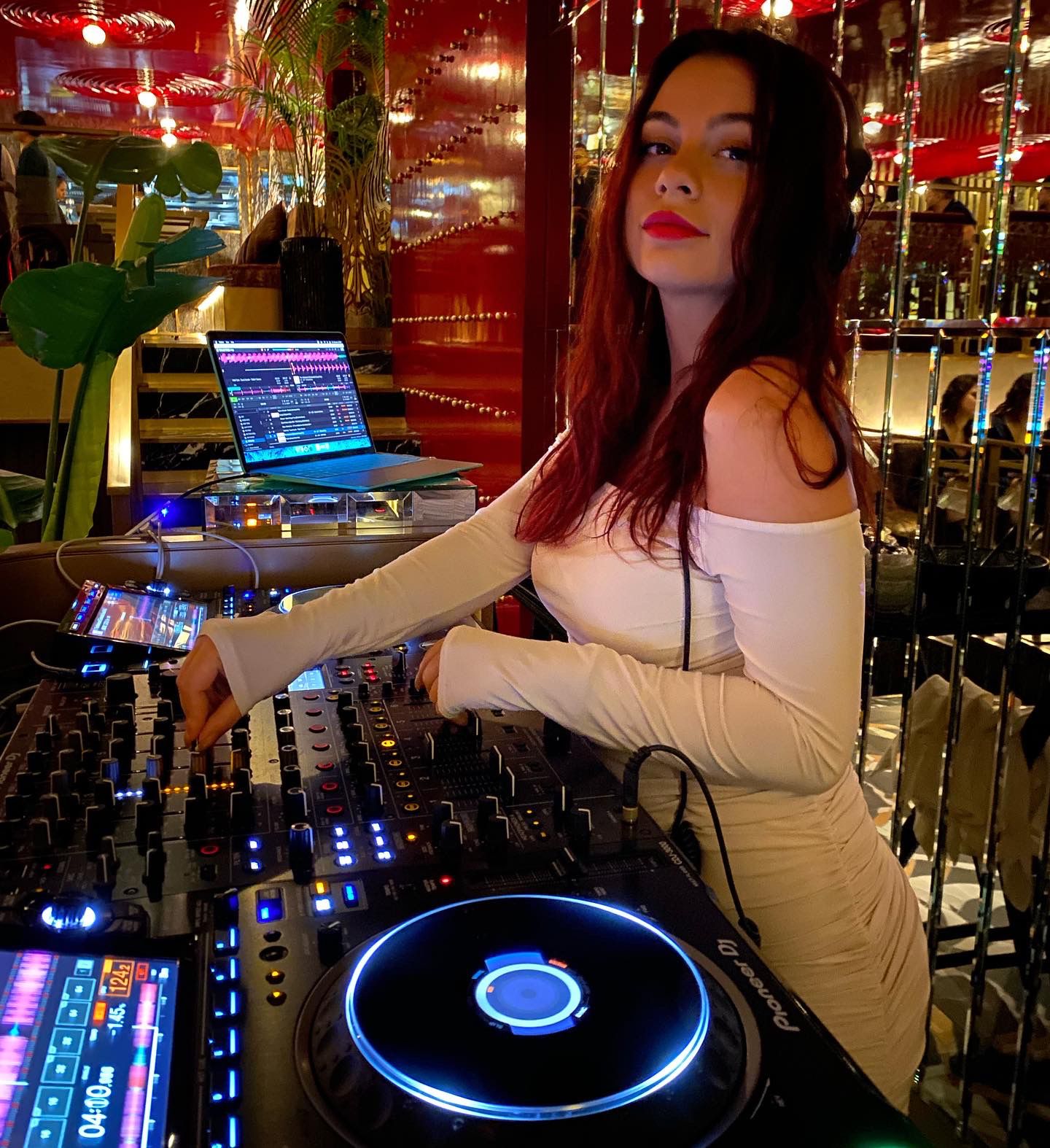 DJ (4)