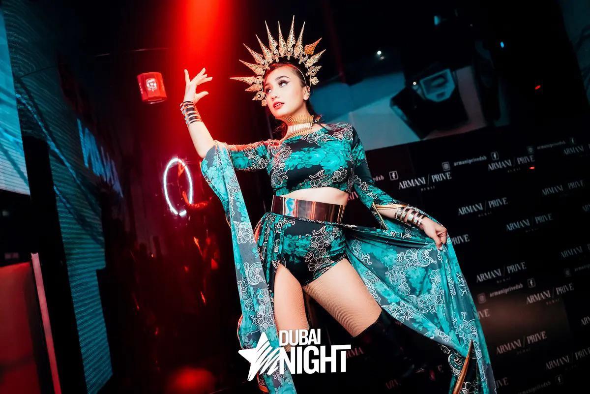 Go Go Dancers (3)