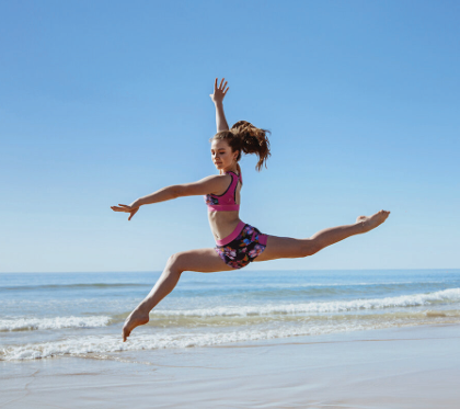 Jumping Dancers (2)