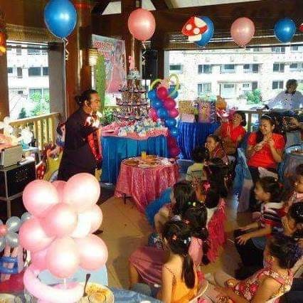 Magic Show (1)