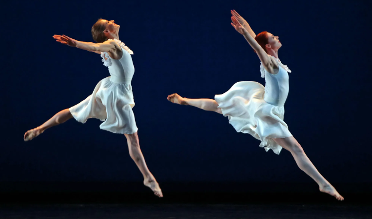 Modern Dancers (1)