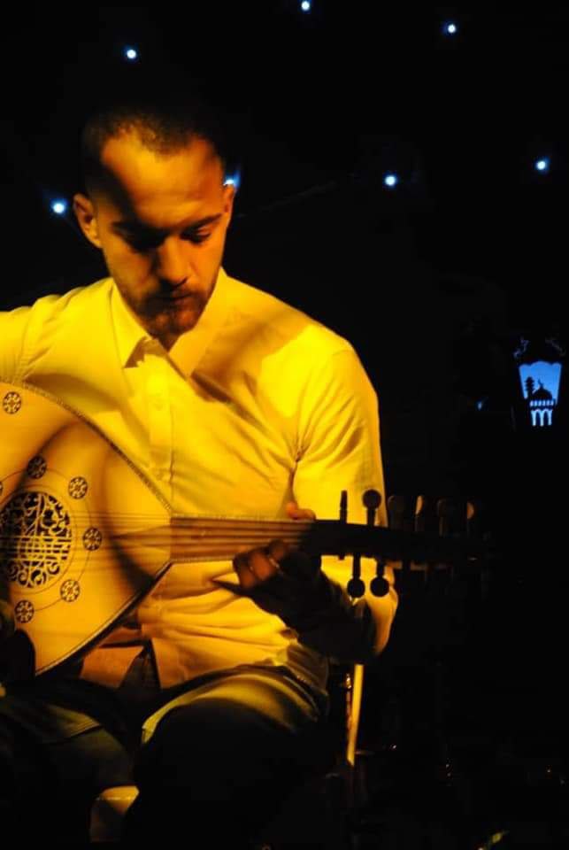 Oud Player (6)