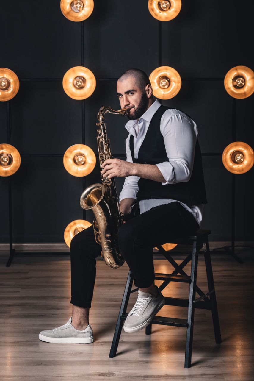 Saxophonist (1)