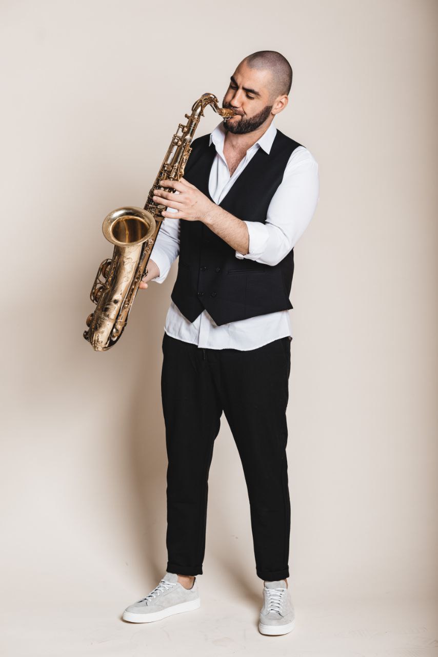 Saxophonist (2)
