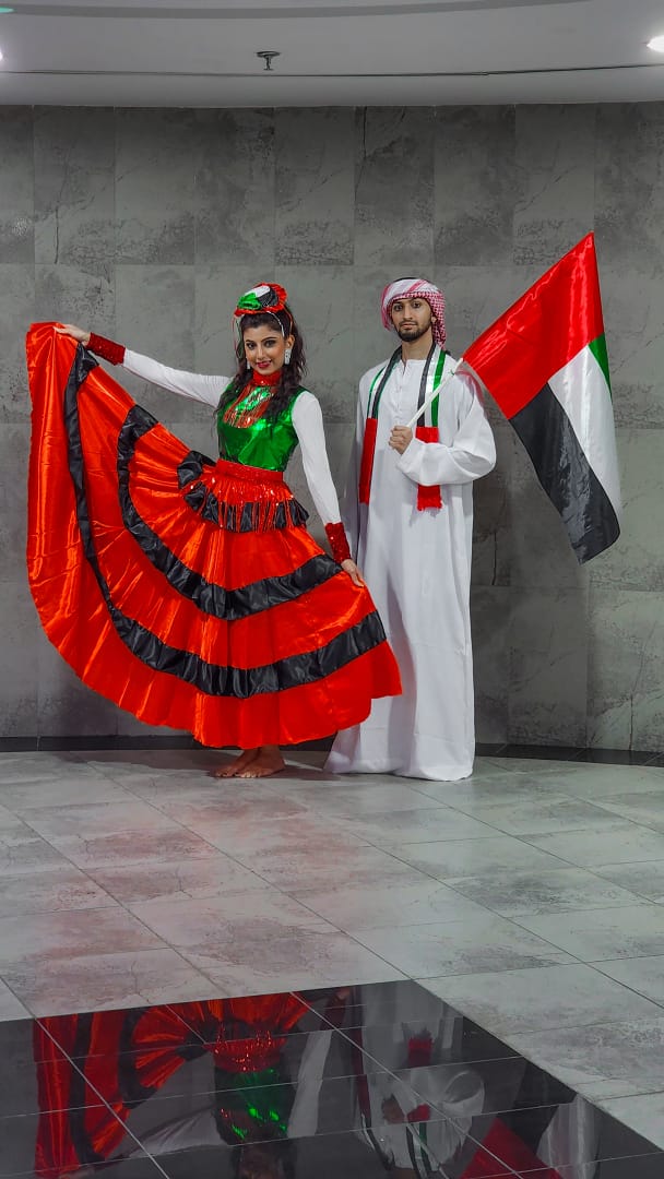 UAE Traditional Dancers (1)
