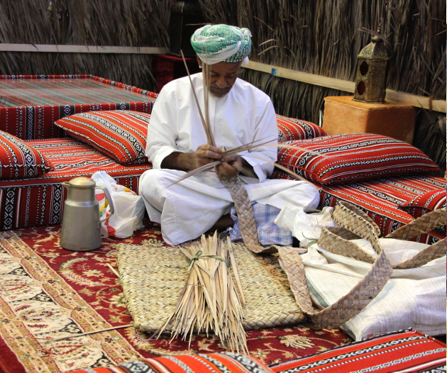 UAE Traditional Dancers (1)