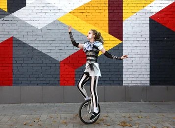 Unicycling (1)